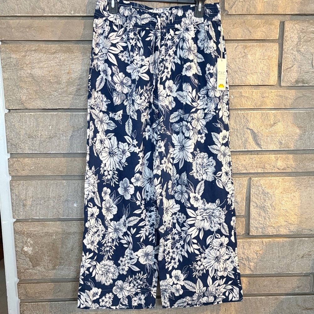 C&C California Dark Blue and White Floral Linen Pants
